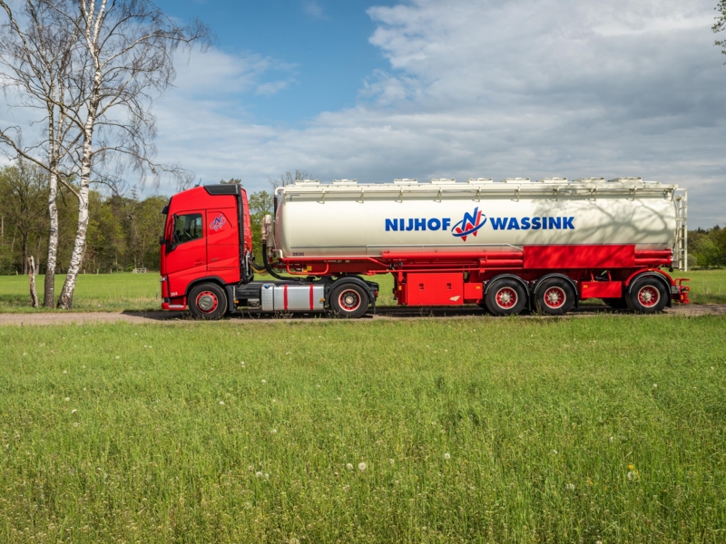 Nijhof-Wassink-Feed-Logistics-Maasbracht-Wanssum-materieel